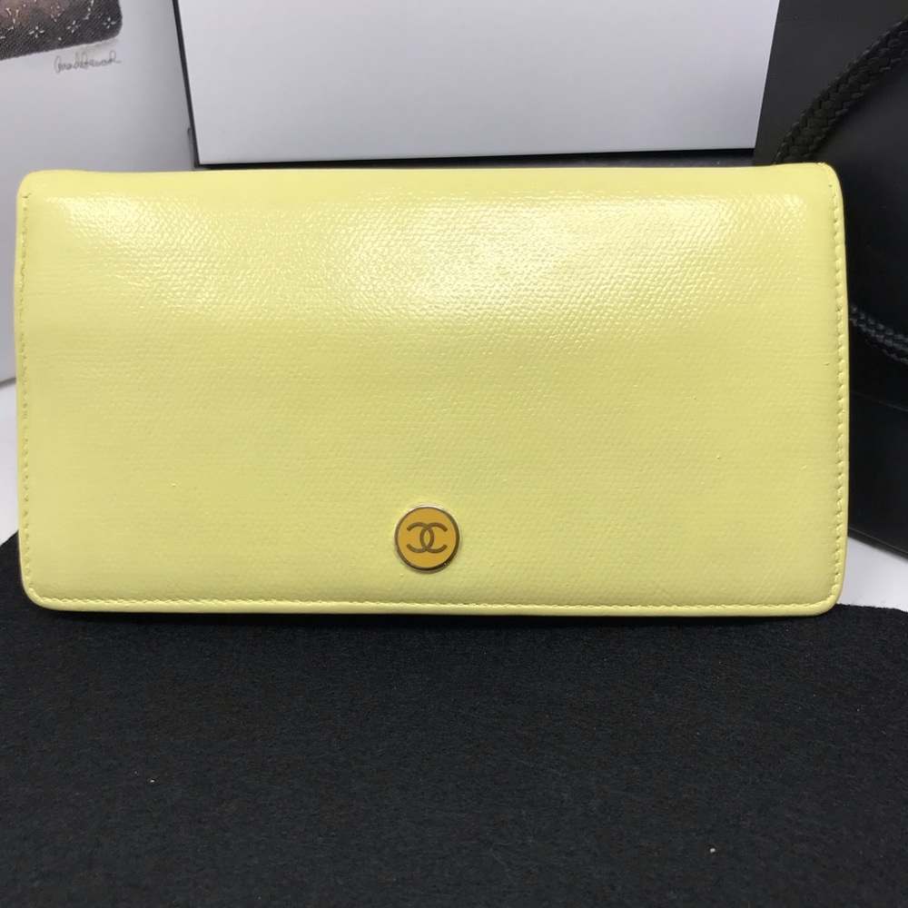 Chanel Bifold Wallet & Optional Crossbody bag - Picture 4 of 16